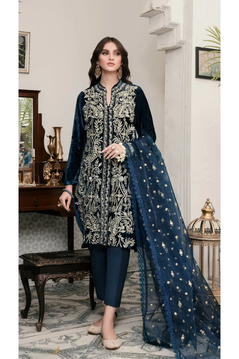Aim Collections® Zainab Chottani ZC-905 Embroidered Velvet Three Piece – Winter Collection