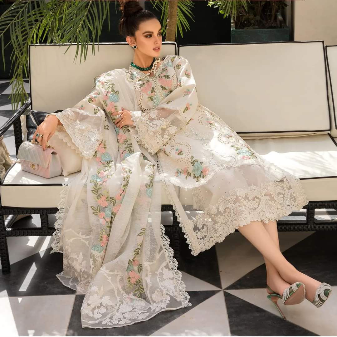 Aim Collections® Monsoon Blooms Dhanak Three Piece – Winter Collection 2025