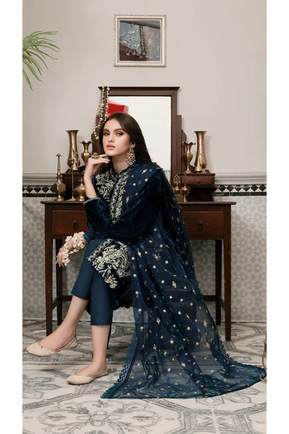 Aim Collections® Zainab Chottani ZC-905 Embroidered Velvet Three Piece – Winter Collection