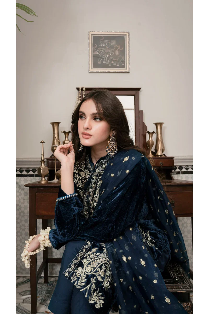 Aim Collections® Zainab Chottani ZC-905 Embroidered Velvet Three Piece – Winter Collection